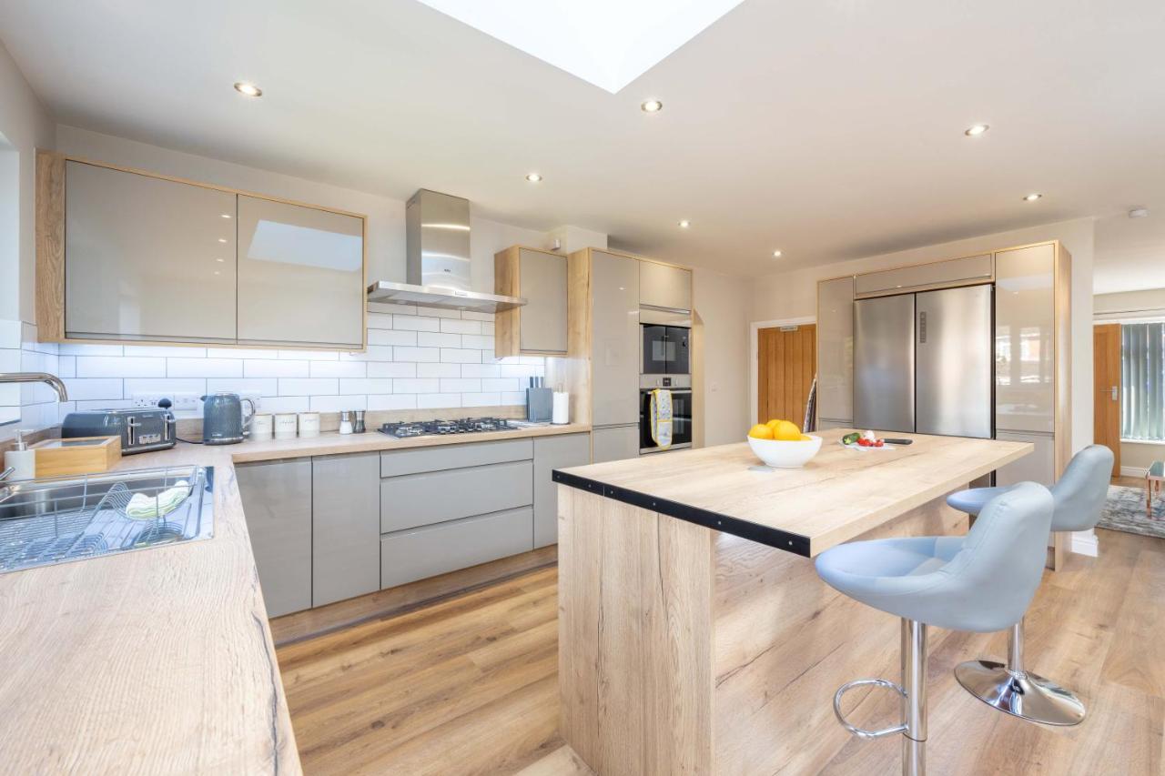 The Oaklands: Luxury 6-Bed Near Birmingham Attractions Villa Solihull Exterior photo